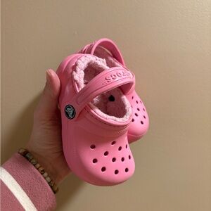 Crocs Kids Sherpa lined pink Clogs c7